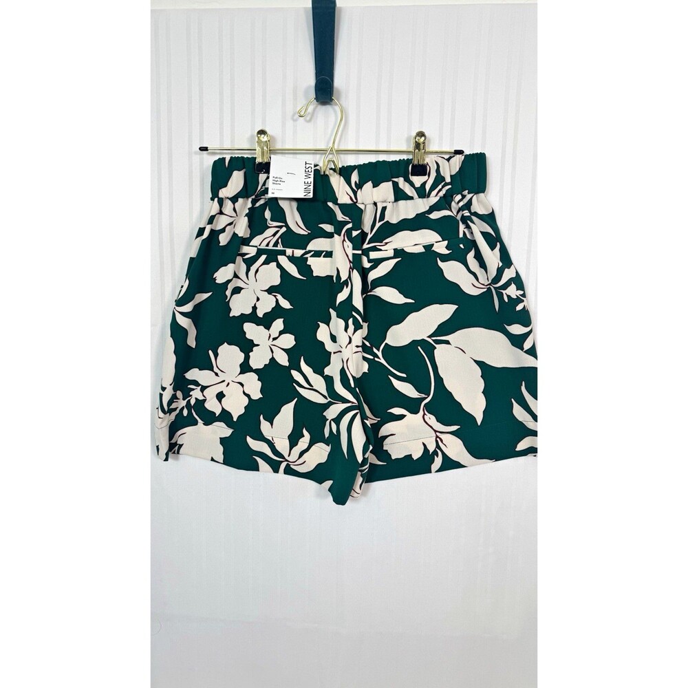 Nine West Pull-On High Rise Shorts Green/White Floral M 5" Inseam